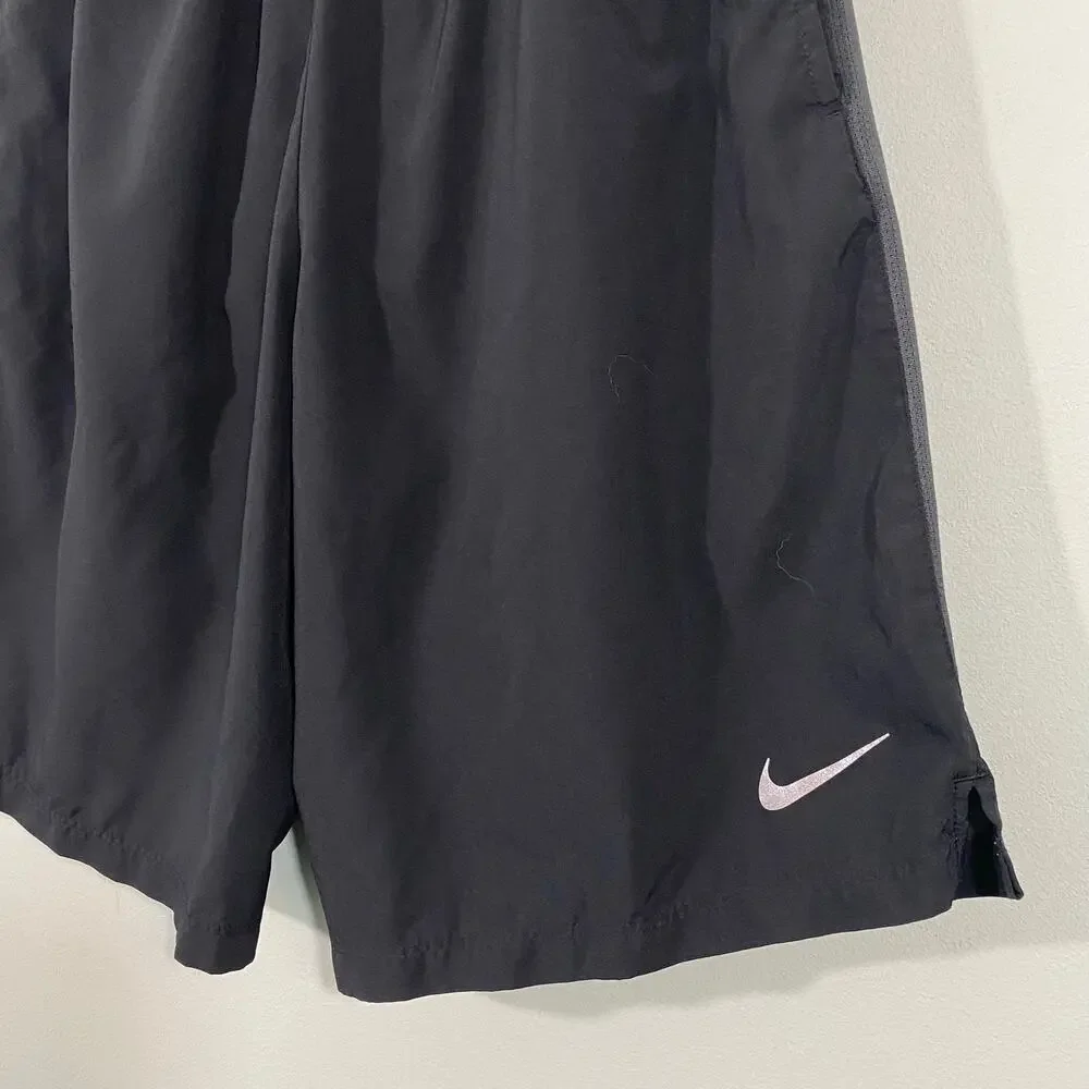 Nike Men Black Challenger 8